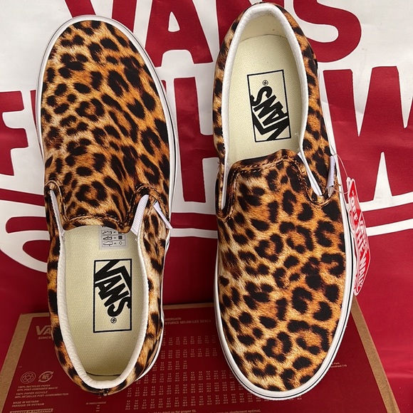 Vans Classic Slip-On
(Leopard) Black/Truewhite
VNOA5A08316
WMNS sneakers - Picture 13 of 16